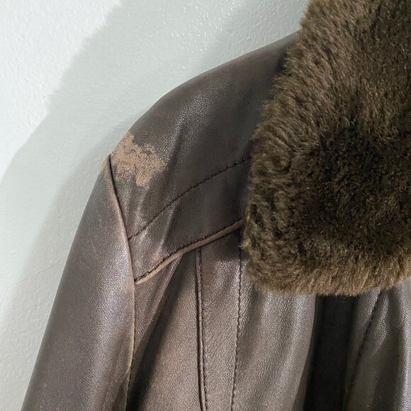 Vintage Lined brown leather coat with fake fur collar- Danier $60 - Picture 4 of 8